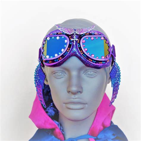 When selecting ski goggles for Burning Man, there are several important factors to consider to ensure you find the perfect pair for your needs. Let’s explore these factors in detail: Lens Technology. Opt for ski goggles with advanced lens technology that offers superior clarity and contrast. Look for lenses with anti-scratch and anti-reflective coatings …